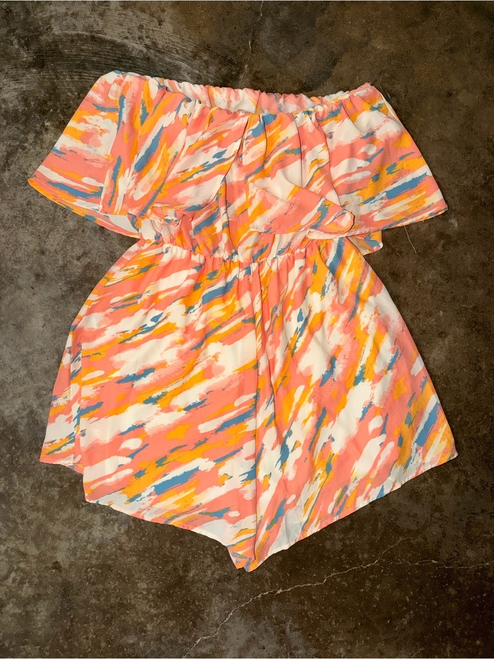 Strapless Ruffle Romper Coral Abstract Print Resort Beach Vacation Summer L NWT - Picture 2 of 9
